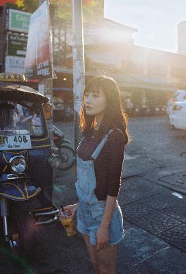 胡桃尿道口挤出白色脓状物